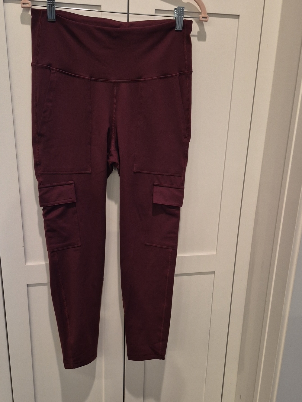 Womens Old Navy Cargo Elevate Leggings in Maroon Color Go Dry Size L